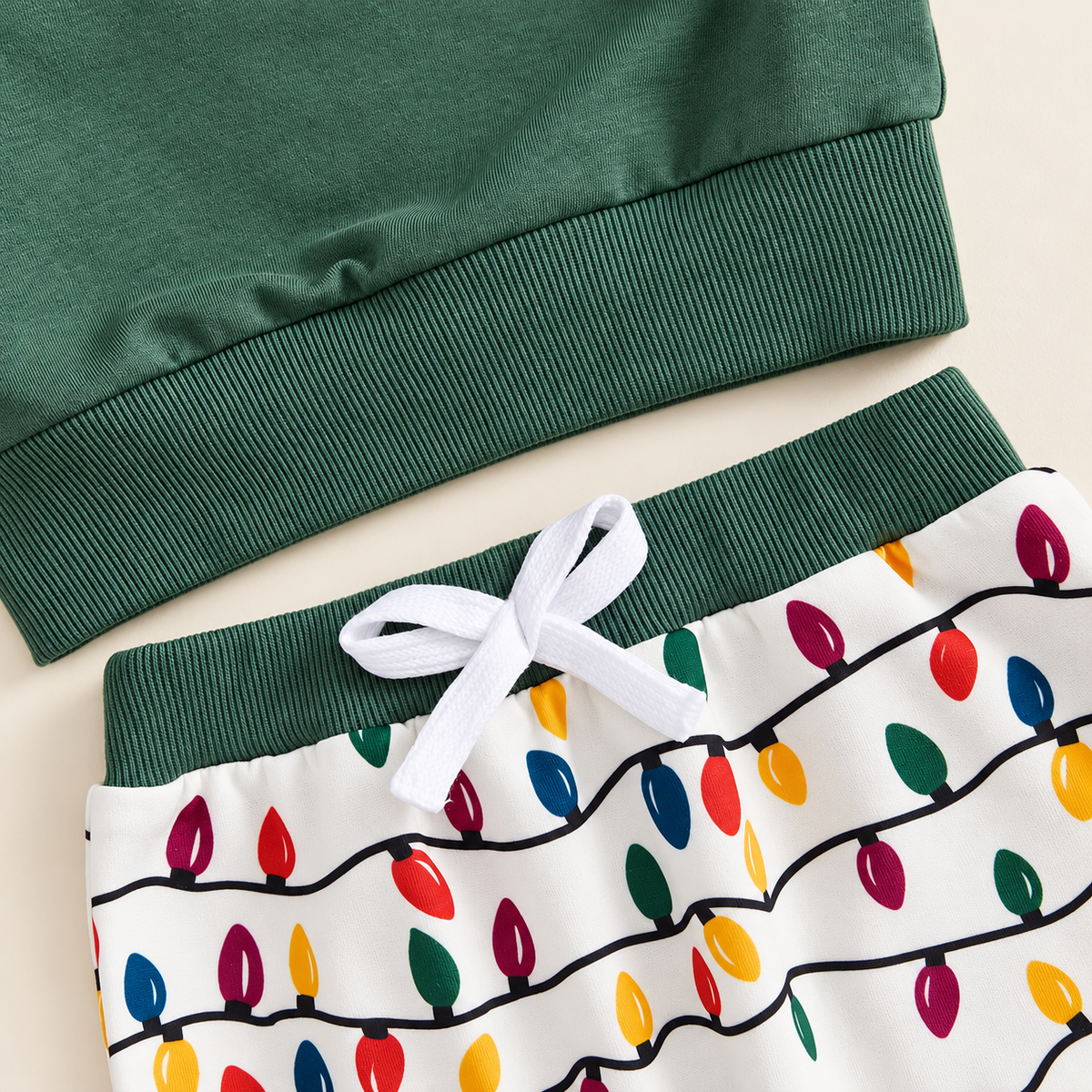 Light-print jogger waistband and drawstring detail